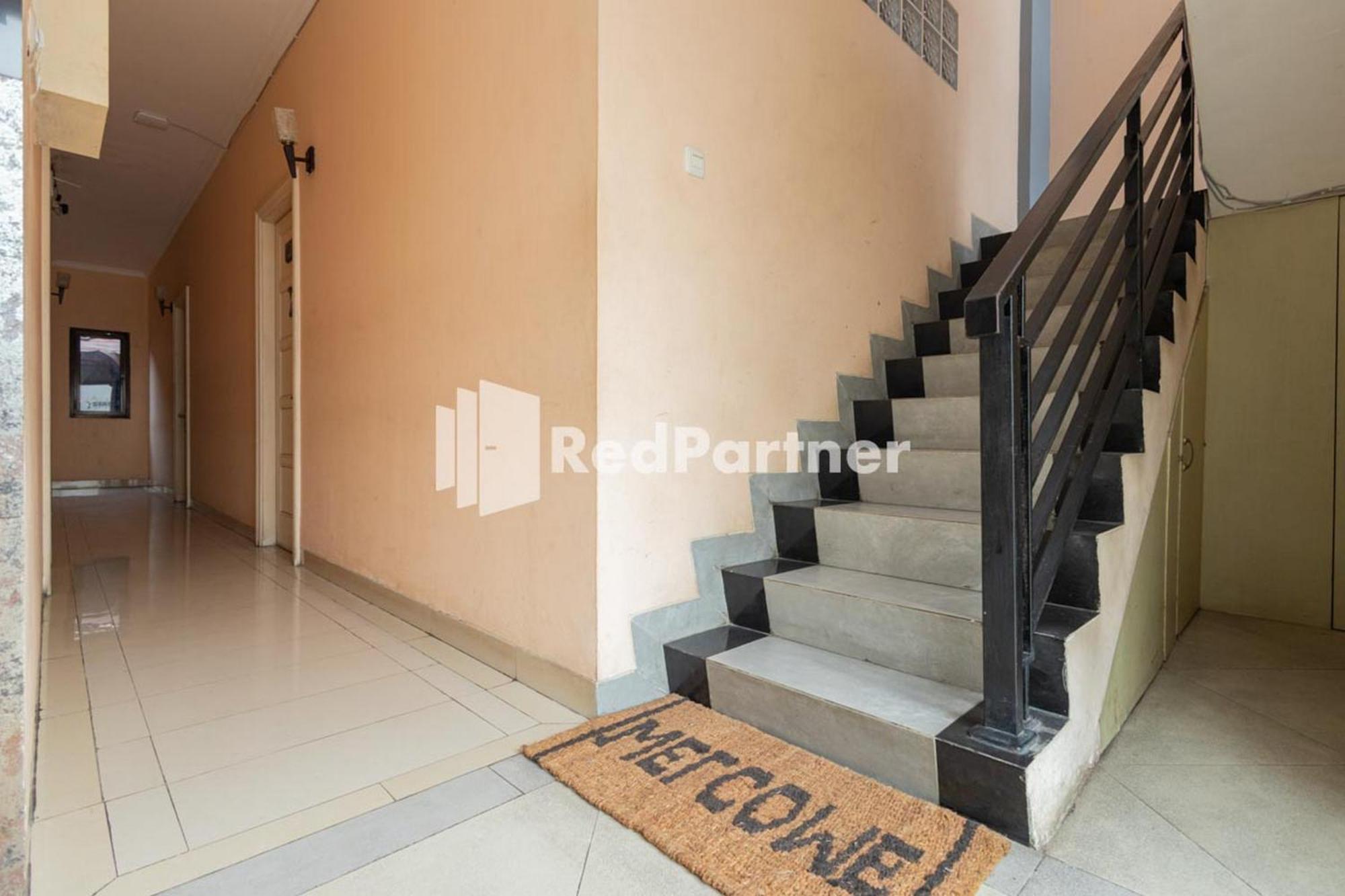 Star Hotel Jaksa Mitra Reddoorz Jakarta Kültér fotó