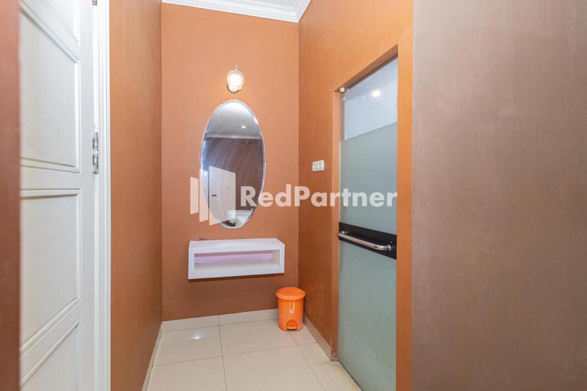 Star Hotel Jaksa Mitra Reddoorz Jakarta Kültér fotó