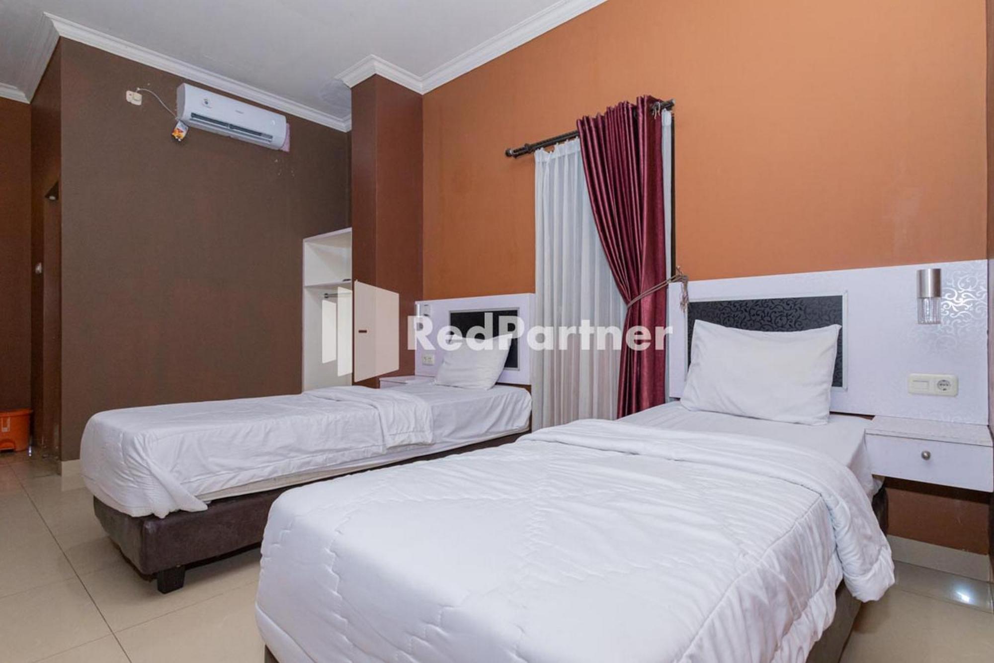 Star Hotel Jaksa Mitra Reddoorz Jakarta Kültér fotó