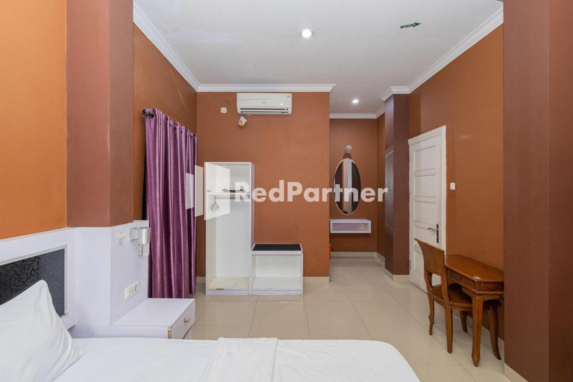 Star Hotel Jaksa Mitra Reddoorz Jakarta Kültér fotó